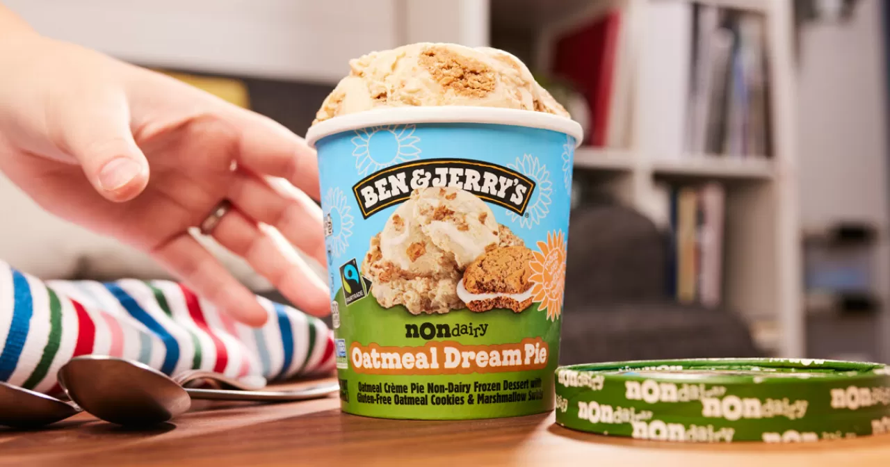 Ben & Jerry's unveils its first flavor of 2023 and it's a dream come true! Oatmeal Dream Pie is appearing on shelves now bringing nostalgic nom noms to ice cream fans near and far! The gluten free, non-dairy and vegan certified flavor has all the chunks and swirls Ben & Jerry's fans love. img#1