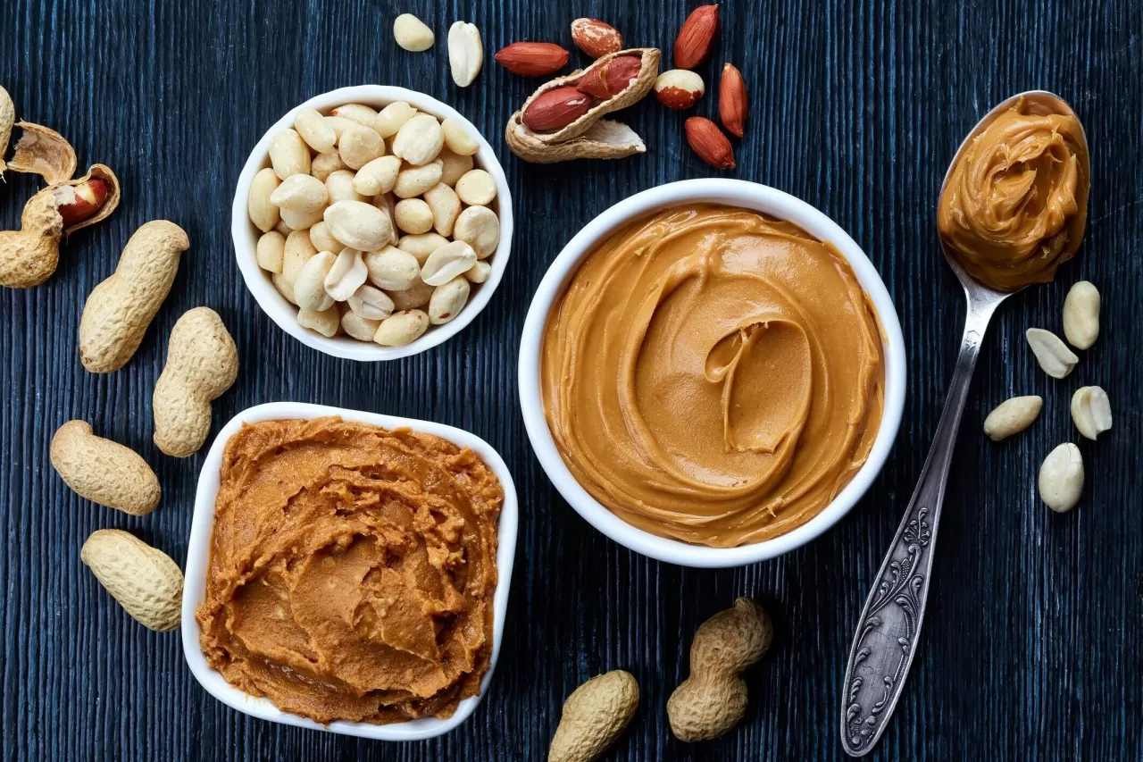 Since they’re packed with vitamins and minerals, peanuts and peanut butter deliver both short-term and long-term health benefits that can have a positive impact on every stage of life. img#1