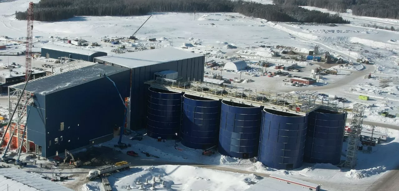 Leach tanks and process plant. (CNW Group/Equinox Gold Corp.) img#9