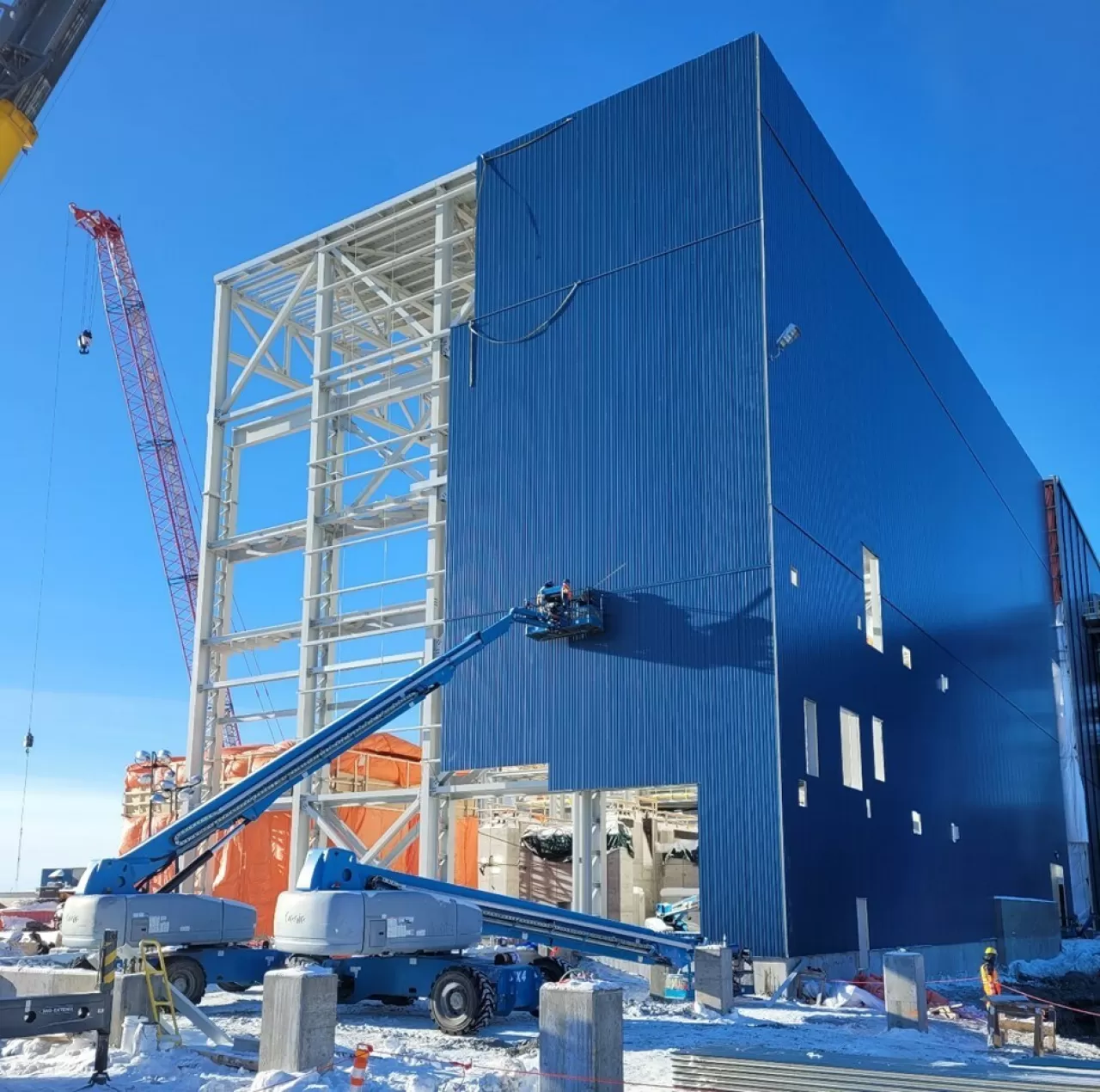 East end process plant - steelwork and cladding. (CNW Group/Equinox Gold Corp.) img#10