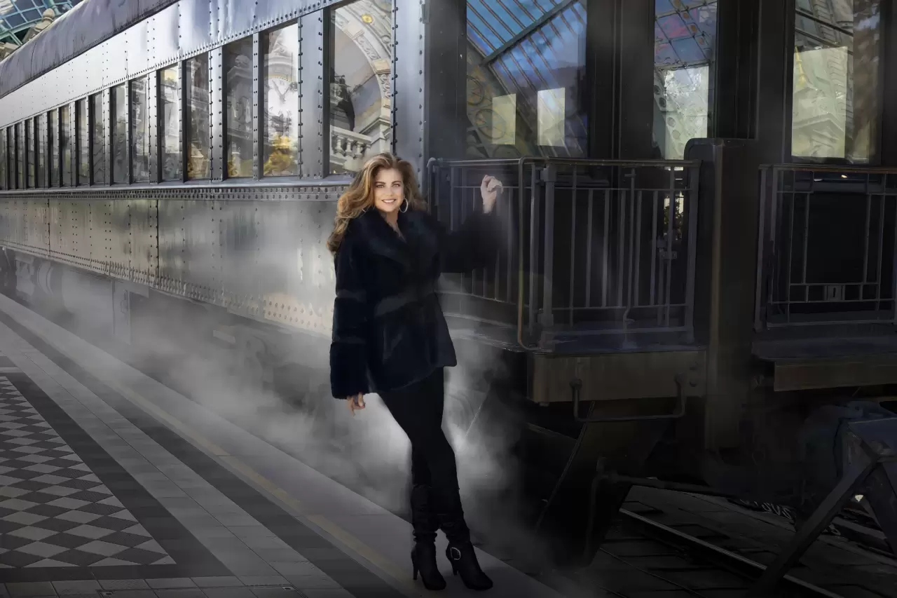 Fashion Icon Kathy Ireland Launches Outerwear Collection on HSN img#1