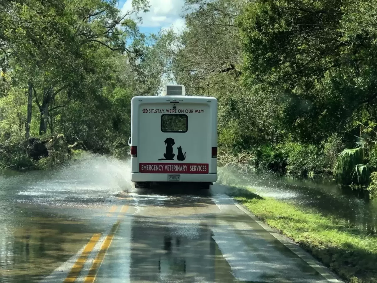 CareVet deploys CareVet Rescue, a volunteer-based disaster relief mobile veterinary unit to aid in Hurricane Ian relief efforts img#1