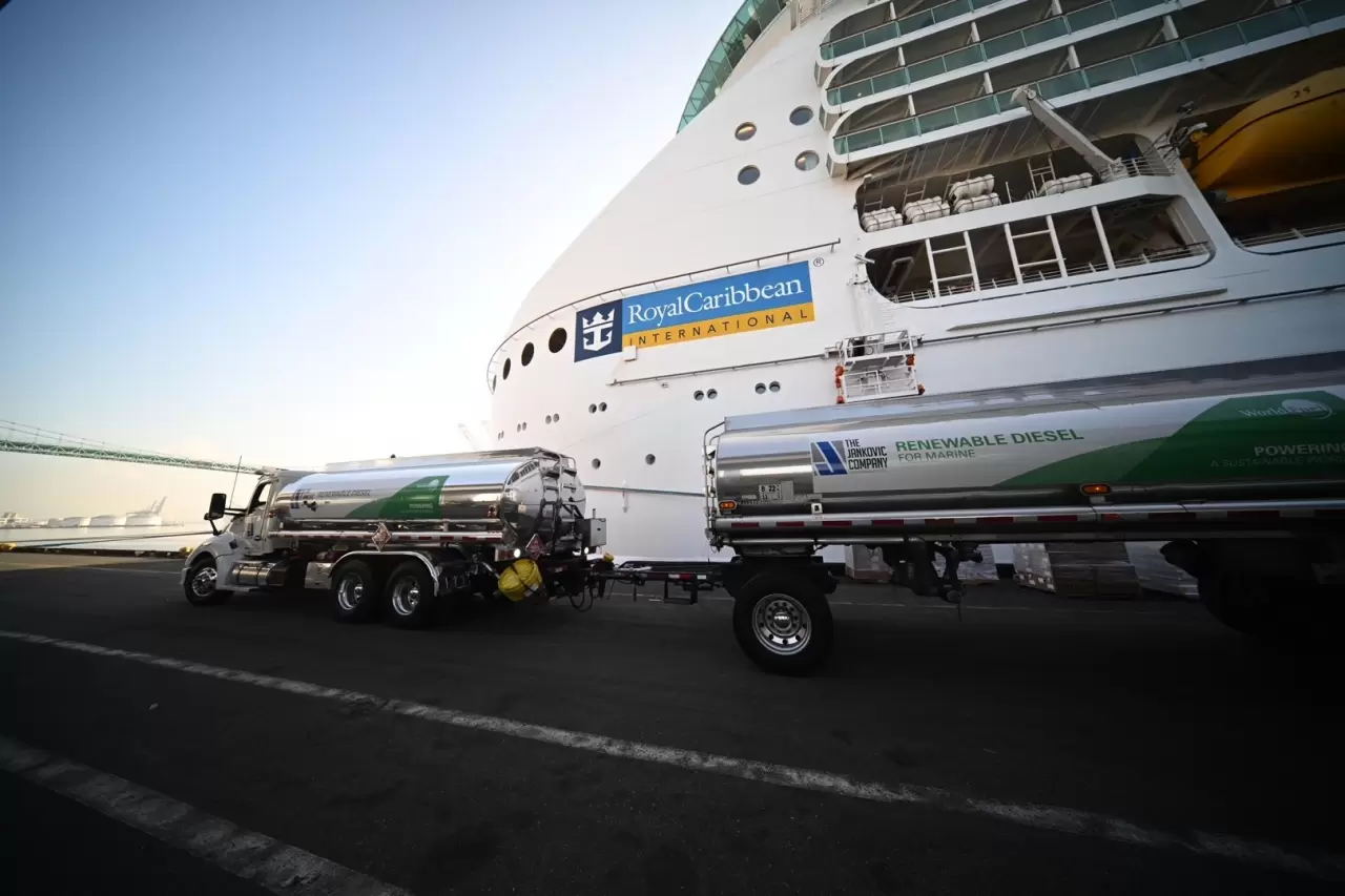 Royal Caribbean Group First Cruise Company in US to Sail Using Renewable Diesel Fuel img#1