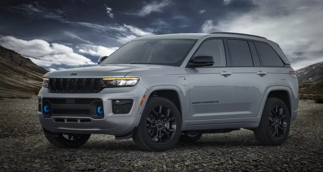 Jeep® Grand Cherokee 4xe Named 2023 Green 4x4 of the Year, Ram 1500 EcoDiesel Earns 2023 Green Truck of the Year