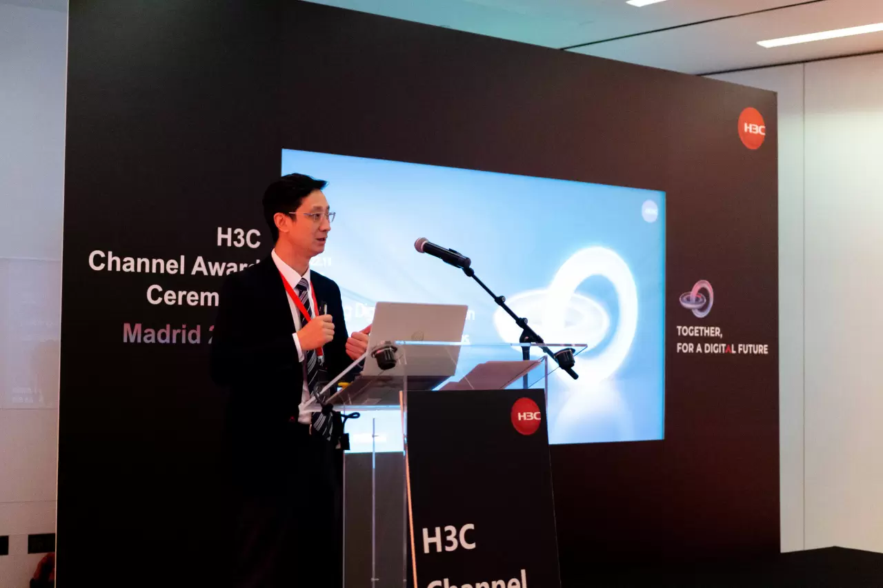 Qiao Yan, Vice President of H3C International Business, delivered a keynote speech img#1