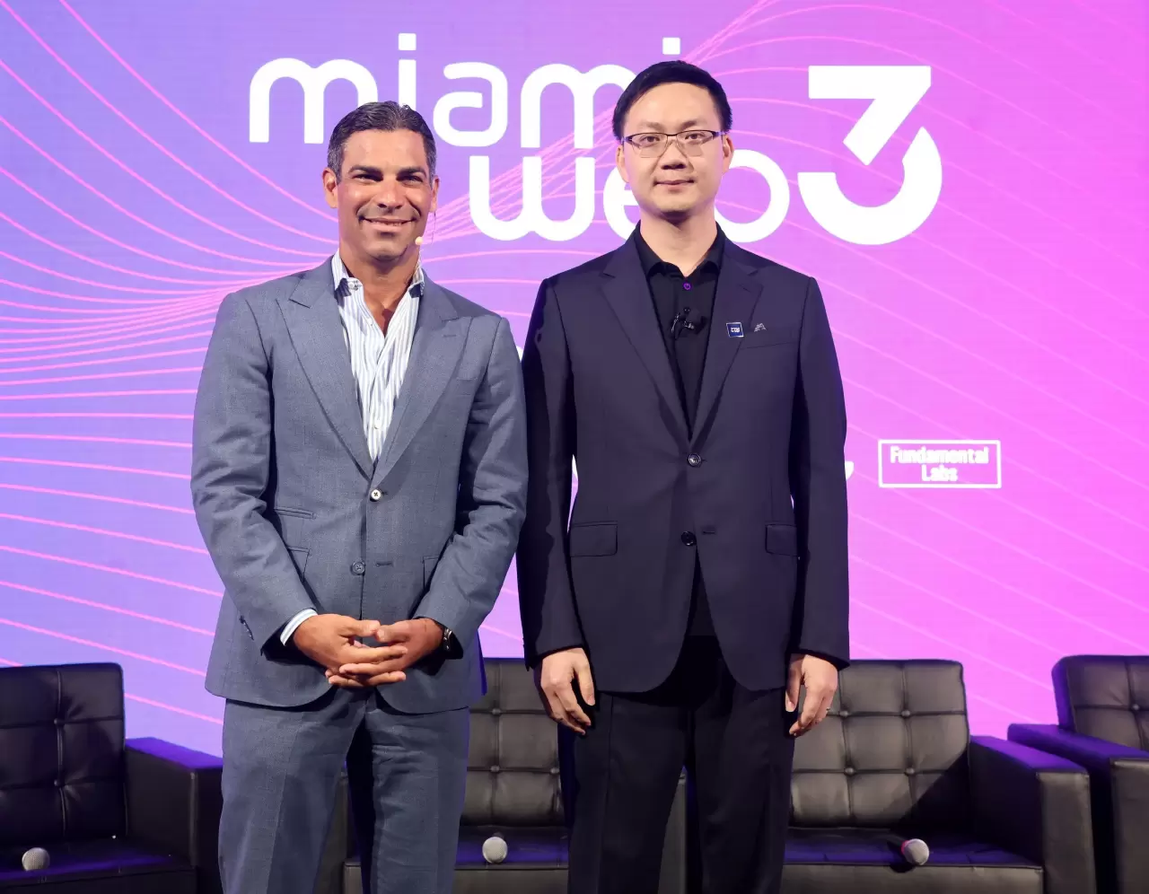Francis Suarez, Mayor of Miami (left) and Raymond Yuan, Founder and Chairman of CTH and Atlas(right), at MiamiWeb3 Summit (PRNewsfoto/Atlas Technology Management) img#1