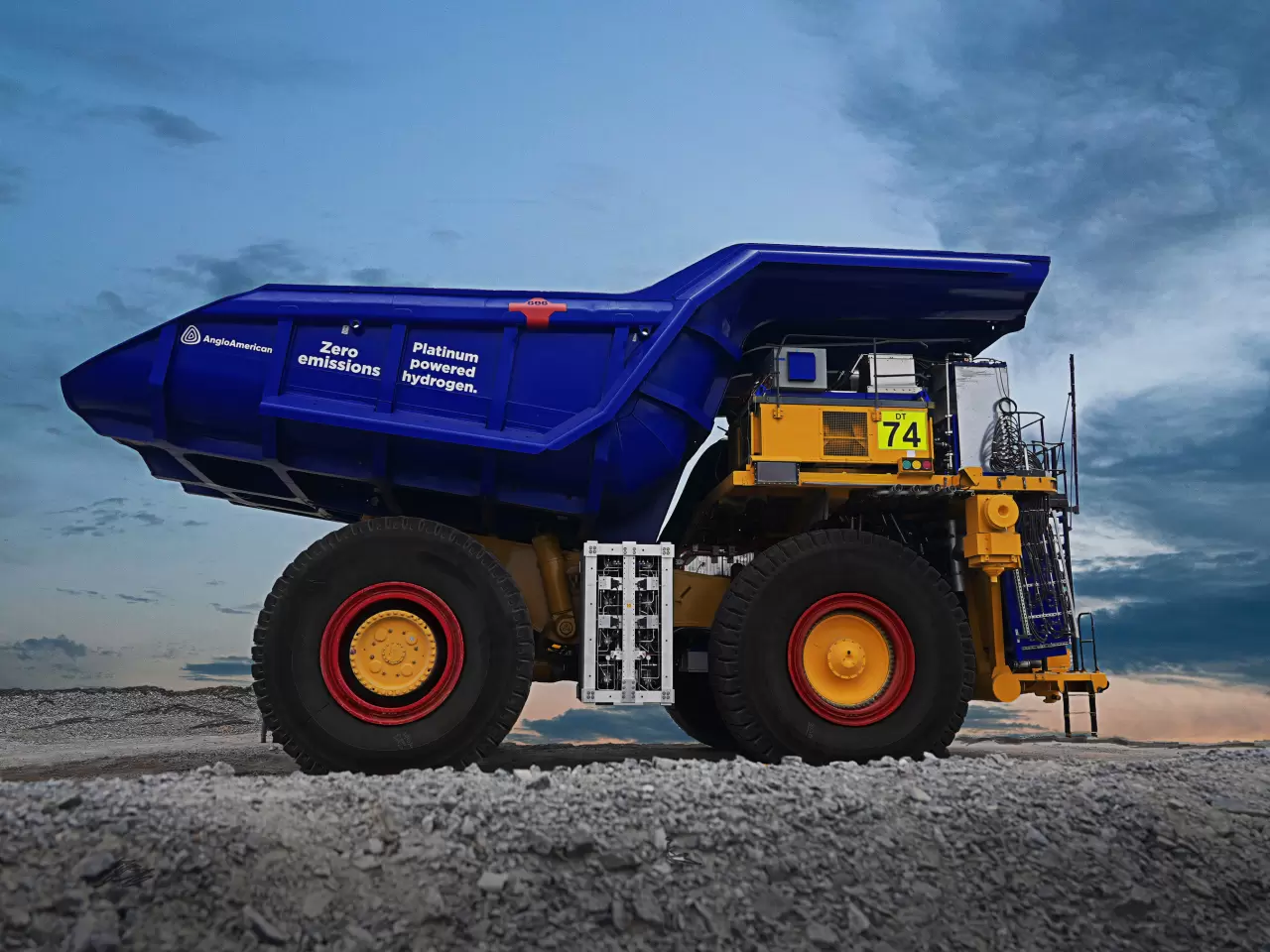 The proof-of-concept hydrogen powered ultra-class mine haul truck at Anglo American’s Mogalakwena Platinum Group Metals mine in South Africa. Image courtesy of Anglo American. img#1