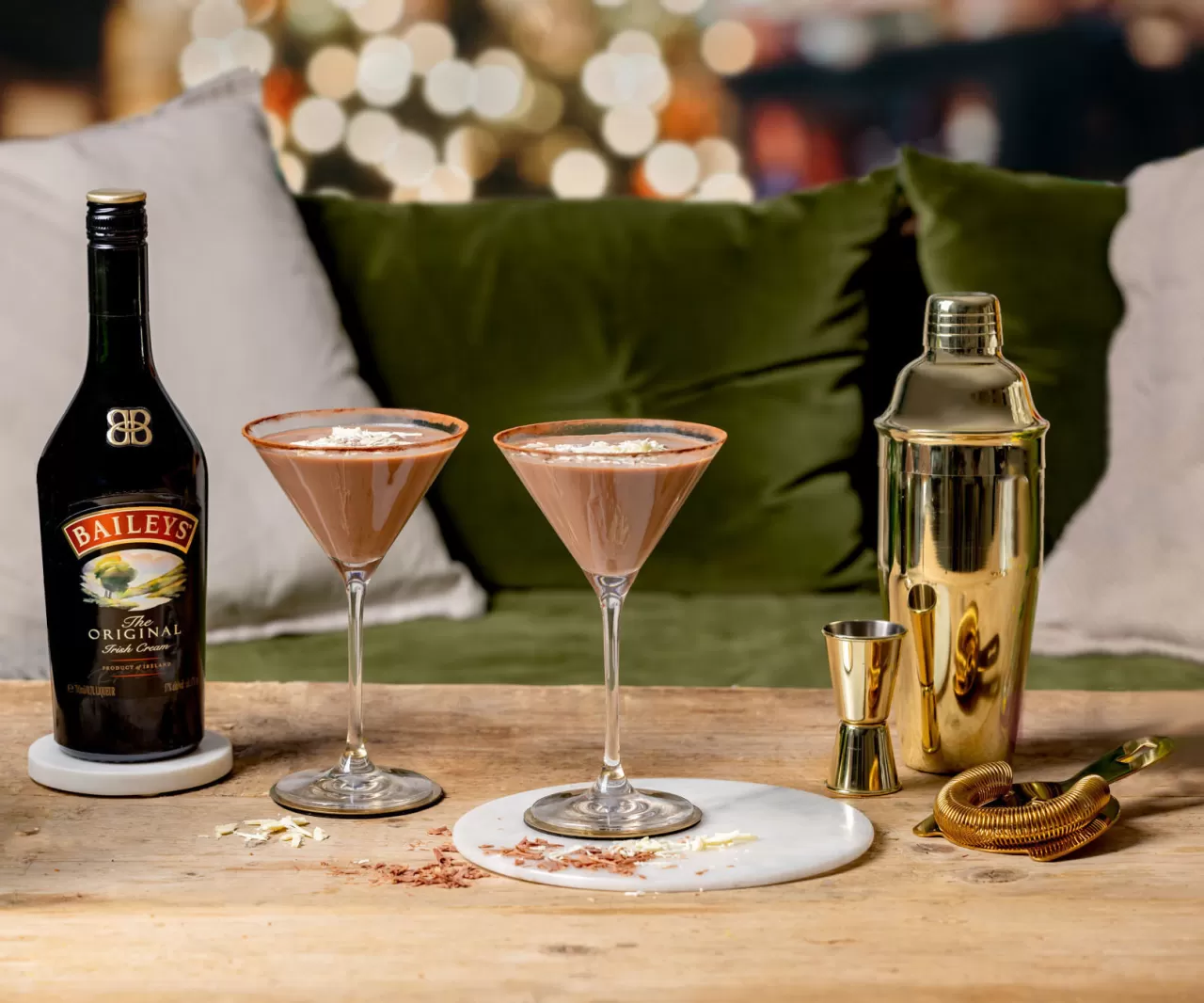 Christmas, Choctails and Festive Cheer! Treat yourself to a Baileys Hot Chocolate Martini Cocktail img#1