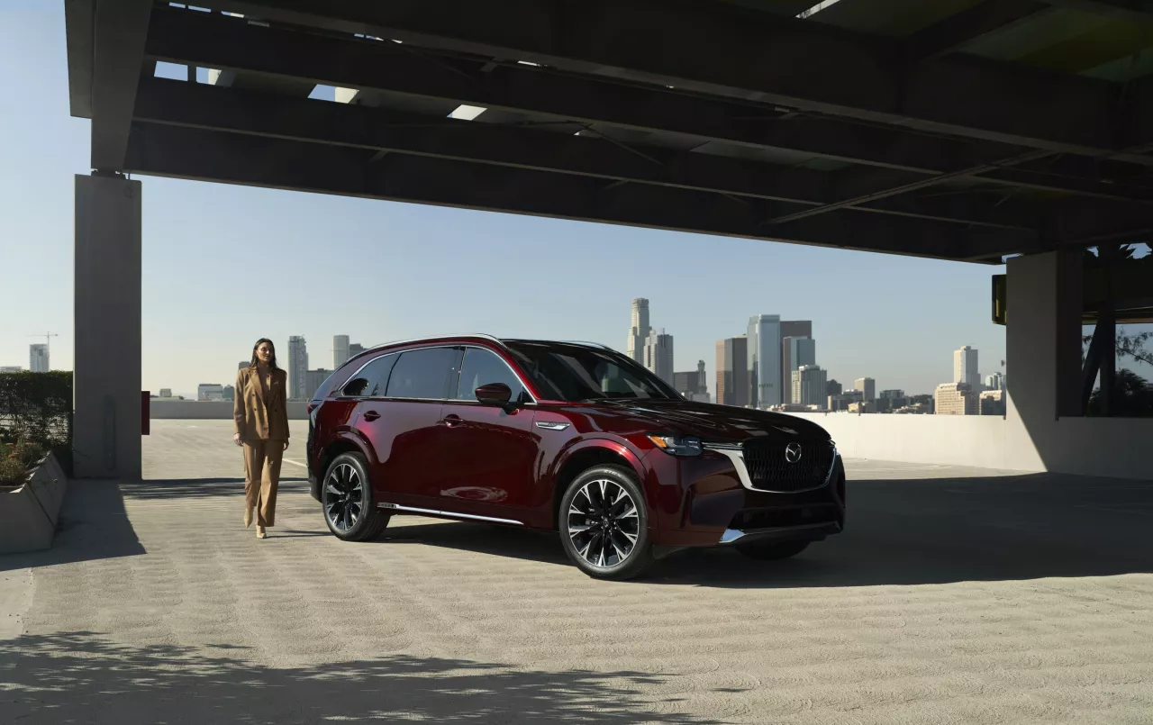 Mazda Announces Pricing and Packaging For First-Ever 2024 Mazda CX-90 (CNW Group/Mazda Canada Inc.) img#1