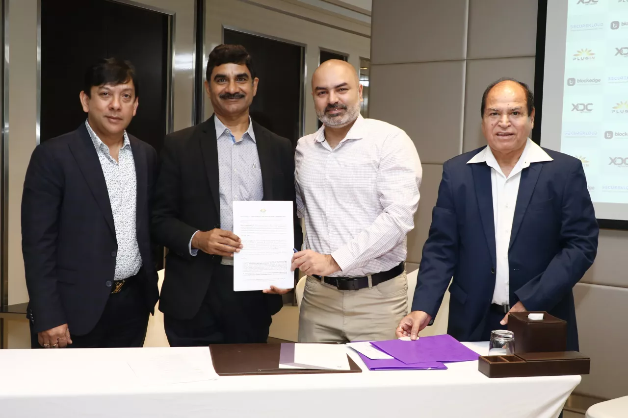 Anand Kumar, CRO at SecureKloud Technologies; Srinivas Mahankali, CBO at Blockedge Technologies; Kapil Khurana, Co-Founder - Plugin Decentralized Oracle and Vinod Khurana, CEO of Suvik Group at the event, signing the MoU img#1