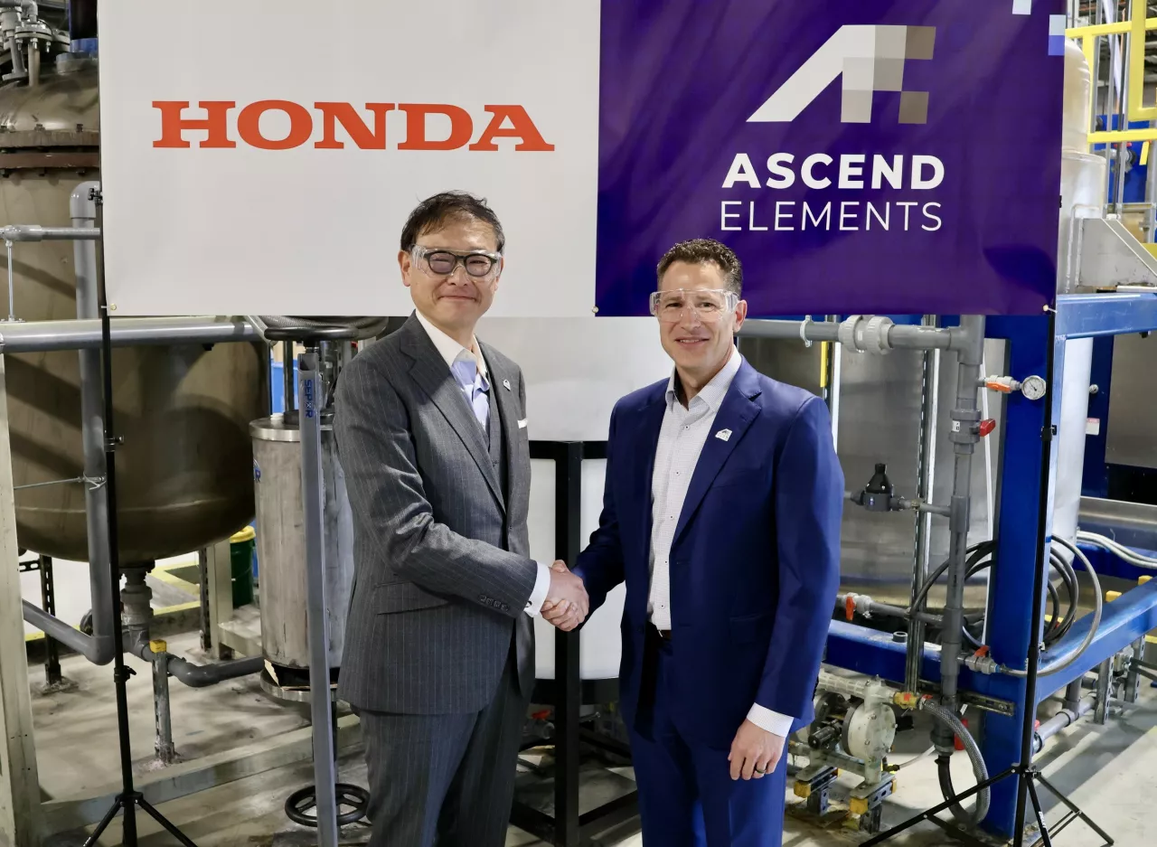 Arata Ichinose, Operating Executive and Head of Business Development at Honda Motor Company, meets with Mike O'Kronley, CEO of Ascend Elements, in Westborough, Mass. The companies reached a basic agreement to collaborate on the stable supply of recycled lithium-ion battery materials for Honda electric vehicles in North America. img#1