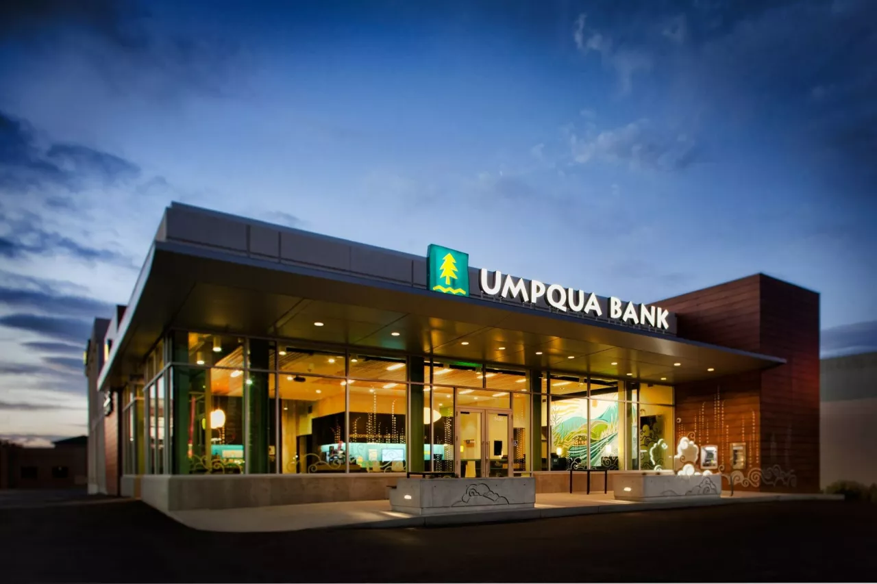 Columbia Banking System and Umpqua Holdings Corporation Complete Merger img#1