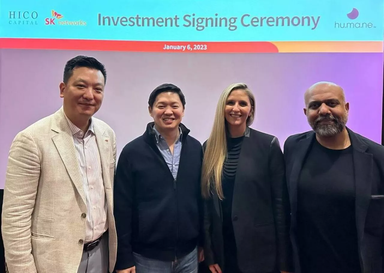 The signing ceremony was held in Las Vegas, U.S.A. last January and was attended by Samuel Kim, managing director of SK networks’ Hico Capital, Sunghwan Choi, President & COO of SK networks, and Bethany Bongiorno and Imran Chaudhri, co-founders of Humane(from left to right). img#1