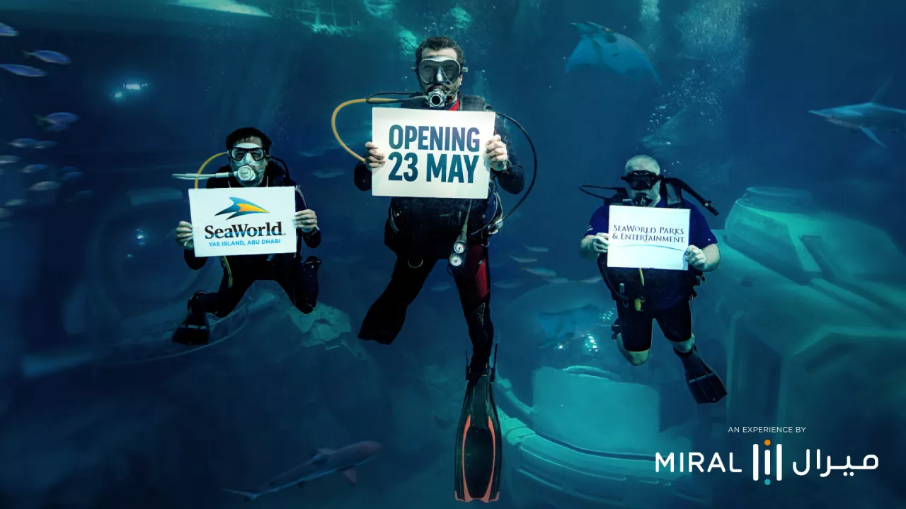 Divers inside the Endless Ocean Realm of SeaWorld Abu Dhabi announcing the Marine Life Theme Park’s opening date (Miral) img#1