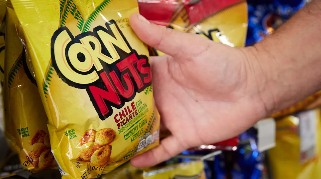 Corn Nuts® Brand - Bursting with bold flavor and a satisfying crunch, these savory morsels are available in a variety of flavors: original, ranch, chile picante con limon, jalapeno cheddar and barbeque. img#8