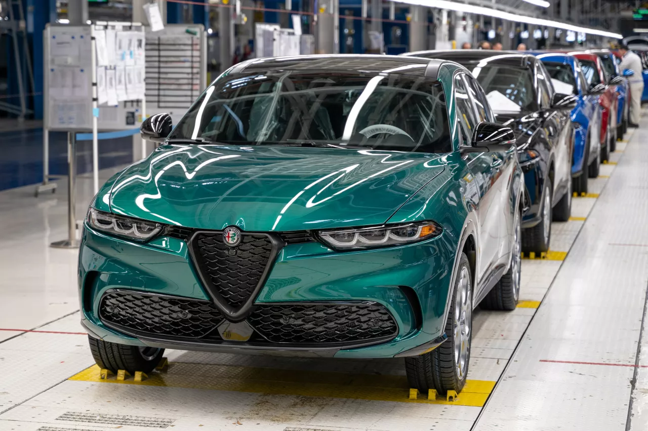 2024 Alfa Romeo Tonale at initial quality review in the Pomigliano manufacturing plant in Italy. Car color is Verde Fangio. img#1