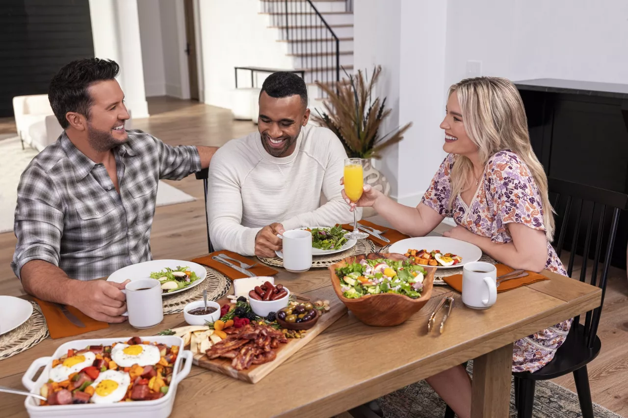 Luke Bryan joins forces with Smithfield Foods’ portfolio of brands for its Good Goes On campaign to help people recognize and uncover the good all around us, at the table to beyond. img#1