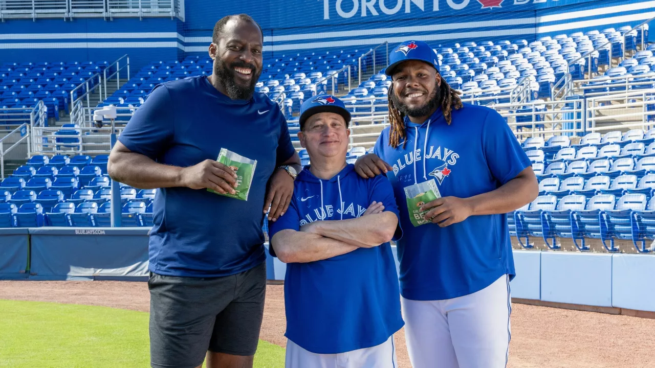 A&W Canada teamed up with the legendary baseball father-son duo: Blue Jays’, Vladimir Guerrero Jr., and his father, Vladimir Guerrero Sr., MLB Hall of Famer. (CNW Group/A&W Food Services of Canada Inc.) img#2