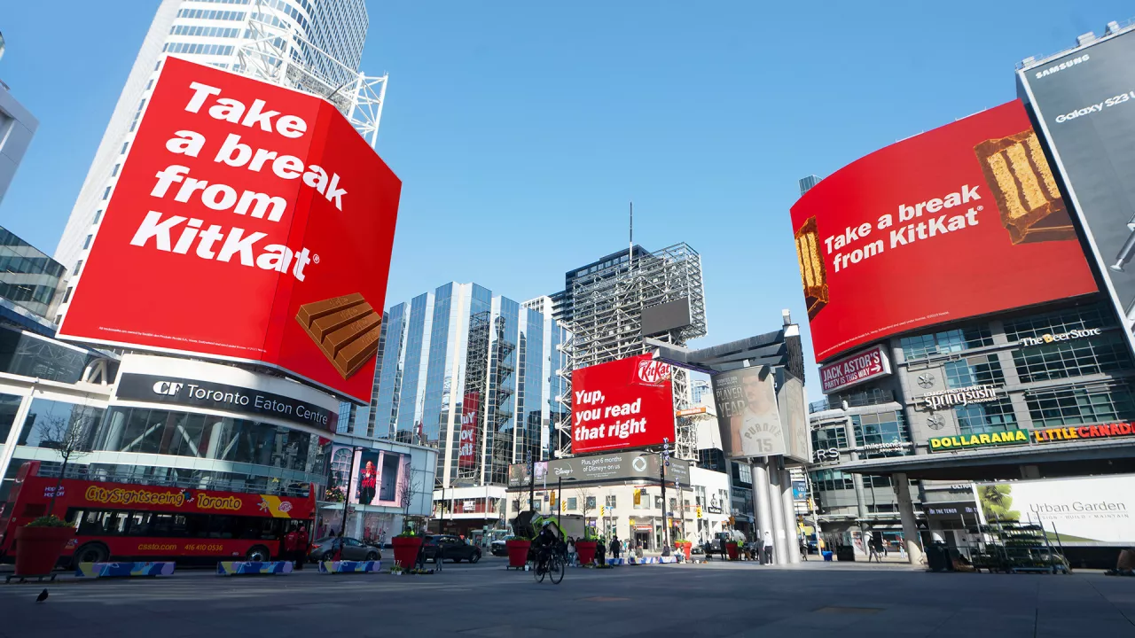 KitKat Canada takeover at Yonge-Dundas Square (CNW Group/Nestle Canada Inc.) img#2