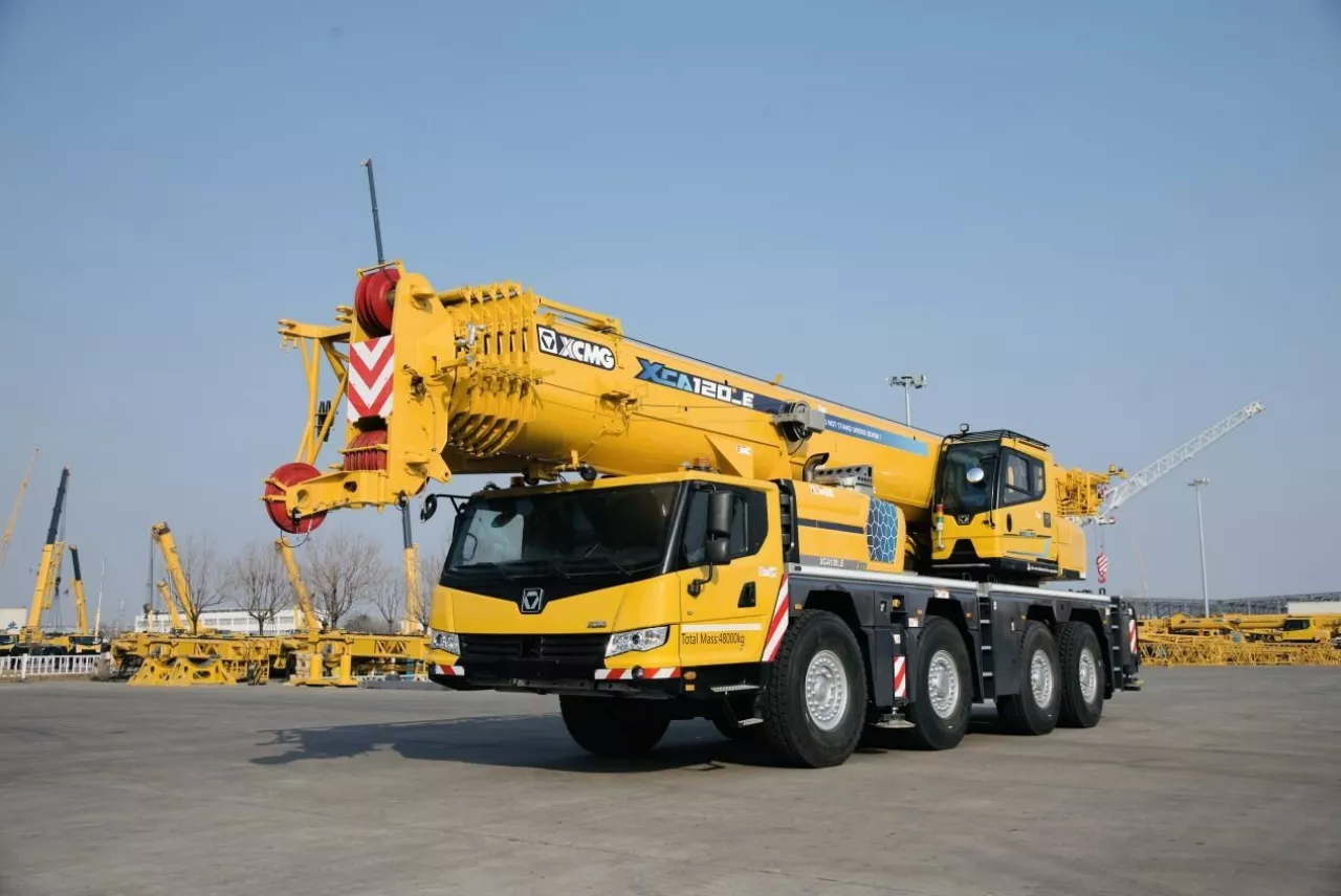 XCMG launched a new European all-terrain crane -- XCA120_E