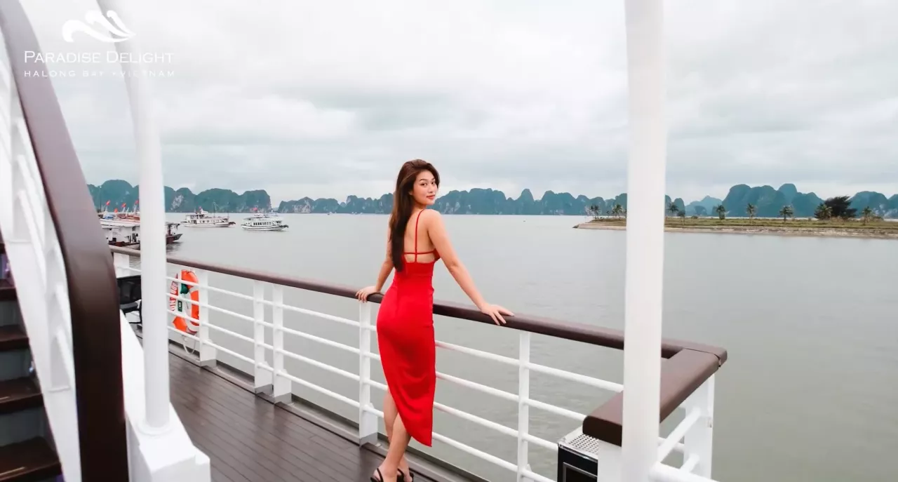 Paradise Vietnam Group unveils Paradise Delight dining cruise featuring exclusive visual spectacle show on Halong Coast