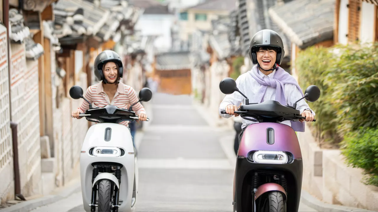 “Together with Gogoro, we are accelerating the transformation of urban mobility in Korea. We created Dotstation to lead us forward into a new era of sustainable urban transportation that provides a path for Korean consumers to embrace sustainability in a new and practical way,” said Minkyu Kim, CEO of Bikebank. “Dotstation is expanding Gogoro battery swapping services to eight Korean cities, and we anticipate launching more battery swapping img#2