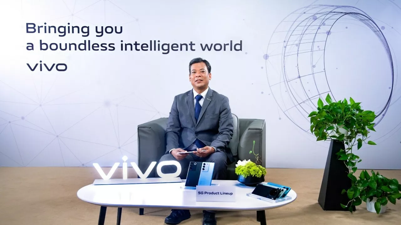 Rakesh Tamrakar, Leading Specialist at vivo Communications Research Institute, hosting vivo's first 5G Talk event with industry experts. img#1