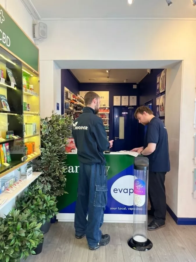 Under the GreenPowercycle recycling program, ELFBAR has placed recycling bins to collect used ELFBAR products in its retail partners’ UK-based stores. img#2