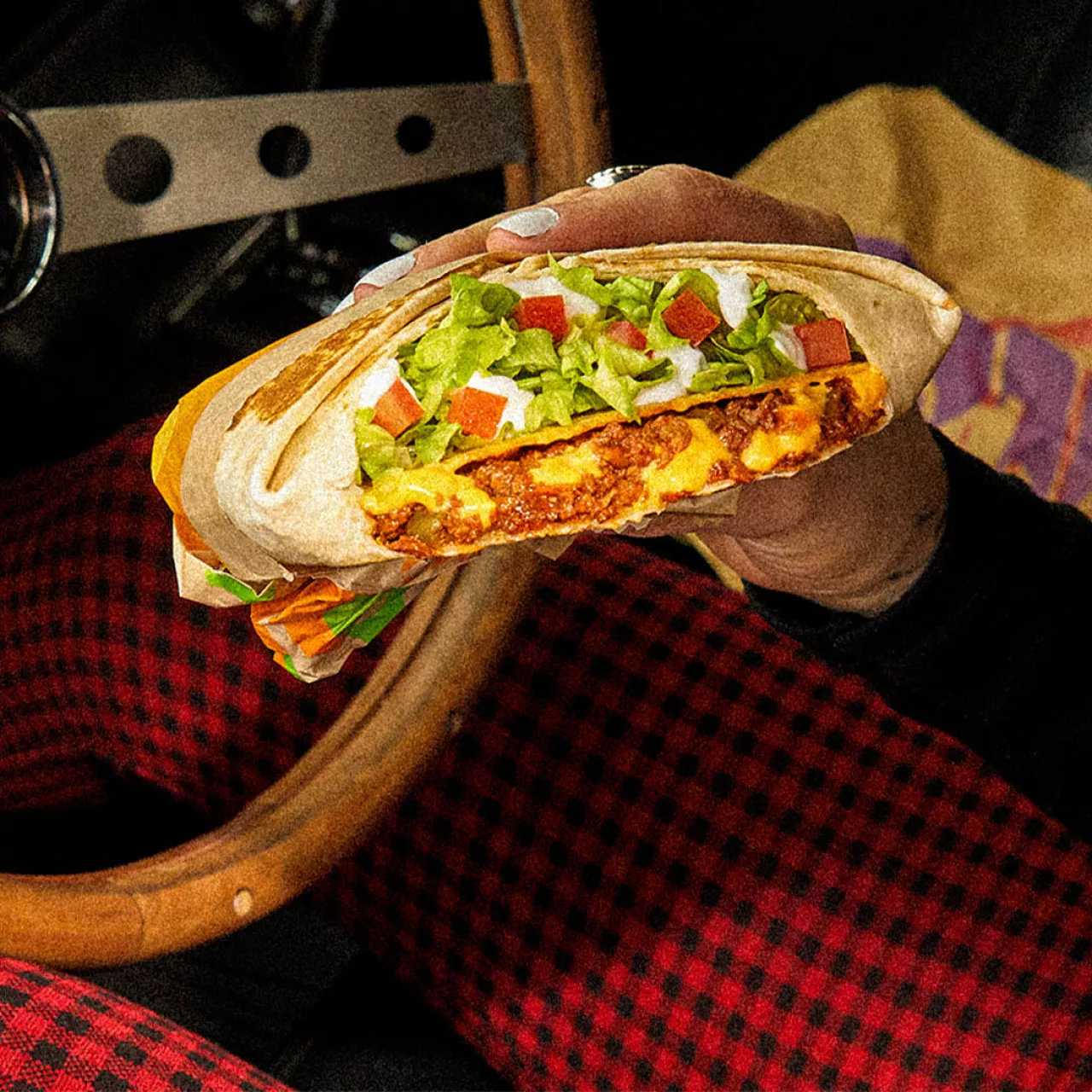 From legendary creations to experimental collabs, the Vegan Crunchwrap is just the latest result of Taco Bell’s menu ingenuity. img#2