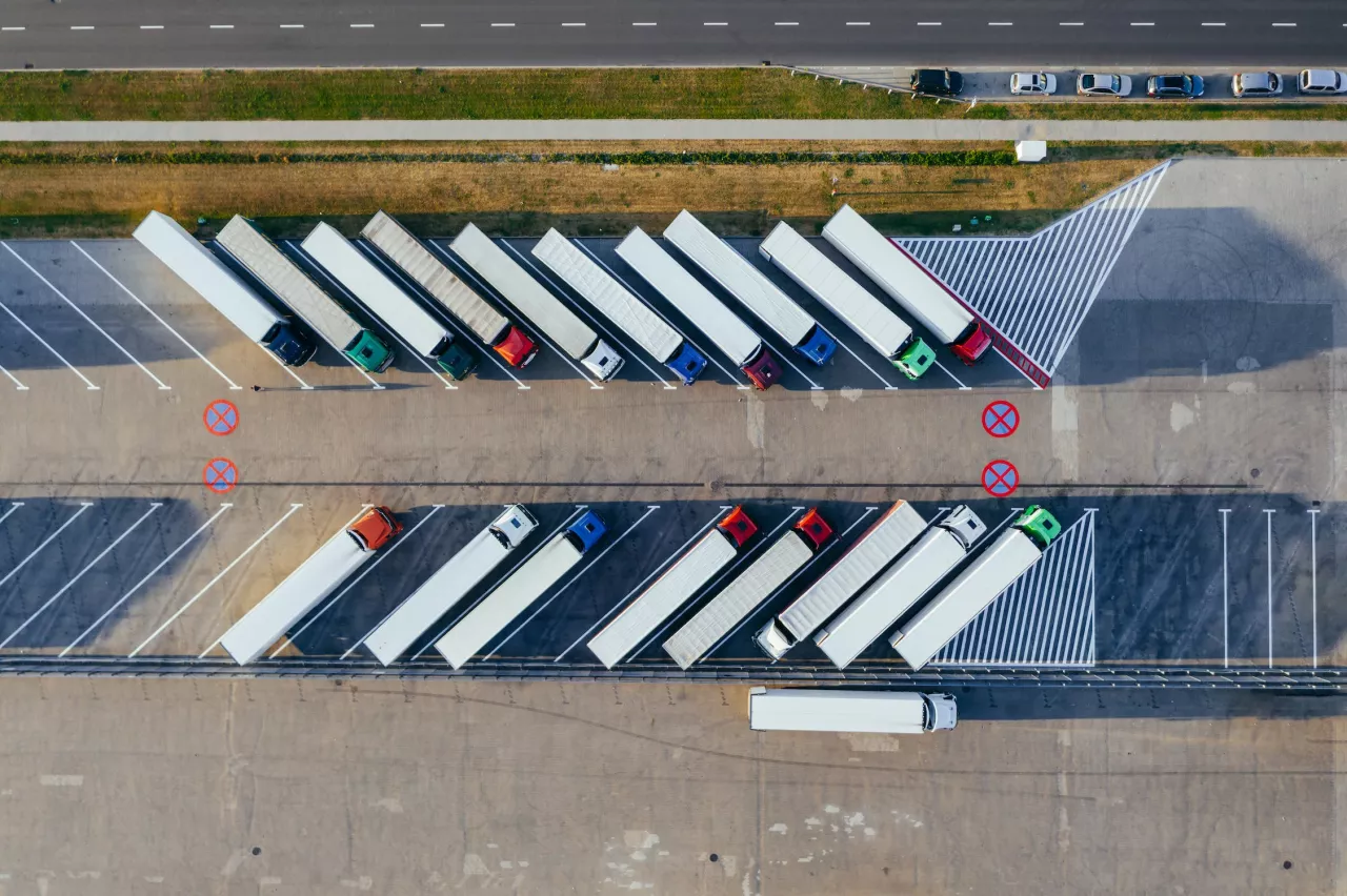 Webfleet introduceert complete oplossing voor hoogwaardig beheer van opleggers om transport op lange afstand te optimaliseren img#1