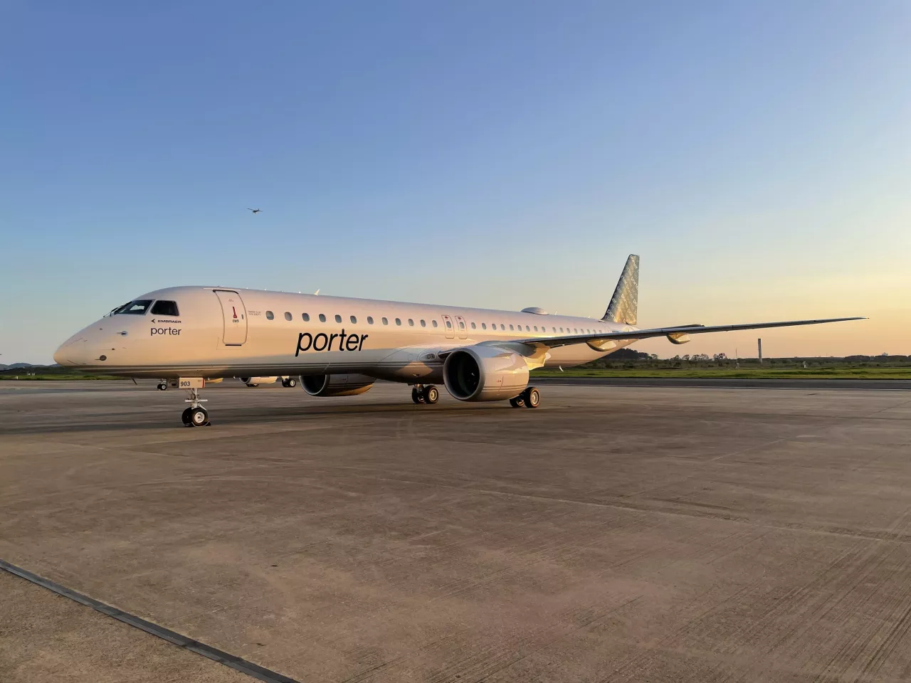Porter Aircraft Leasing Corp., a wholly-owned subsidiary of Porter Aviation Holdings Inc. (Porter), has agreed to sale and leaseback financing with Avolon for 10 Embraer E195-E2 aircraft. (CNW Group/Porter Airlines Inc.) img#1