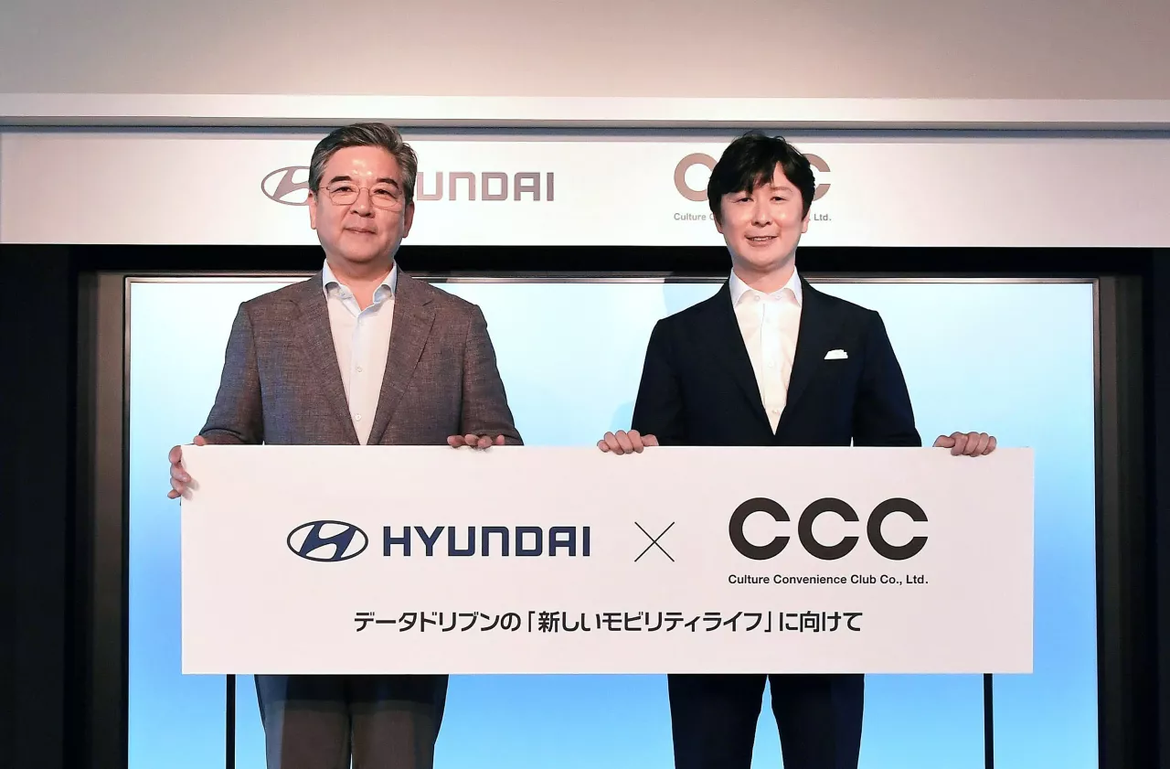 (from left) Jaehoon Chang, President and CEO of Hyundai Motor Company / Yasunori Takahashi, President and Chief Operating Officer (COO) of CCC img#2